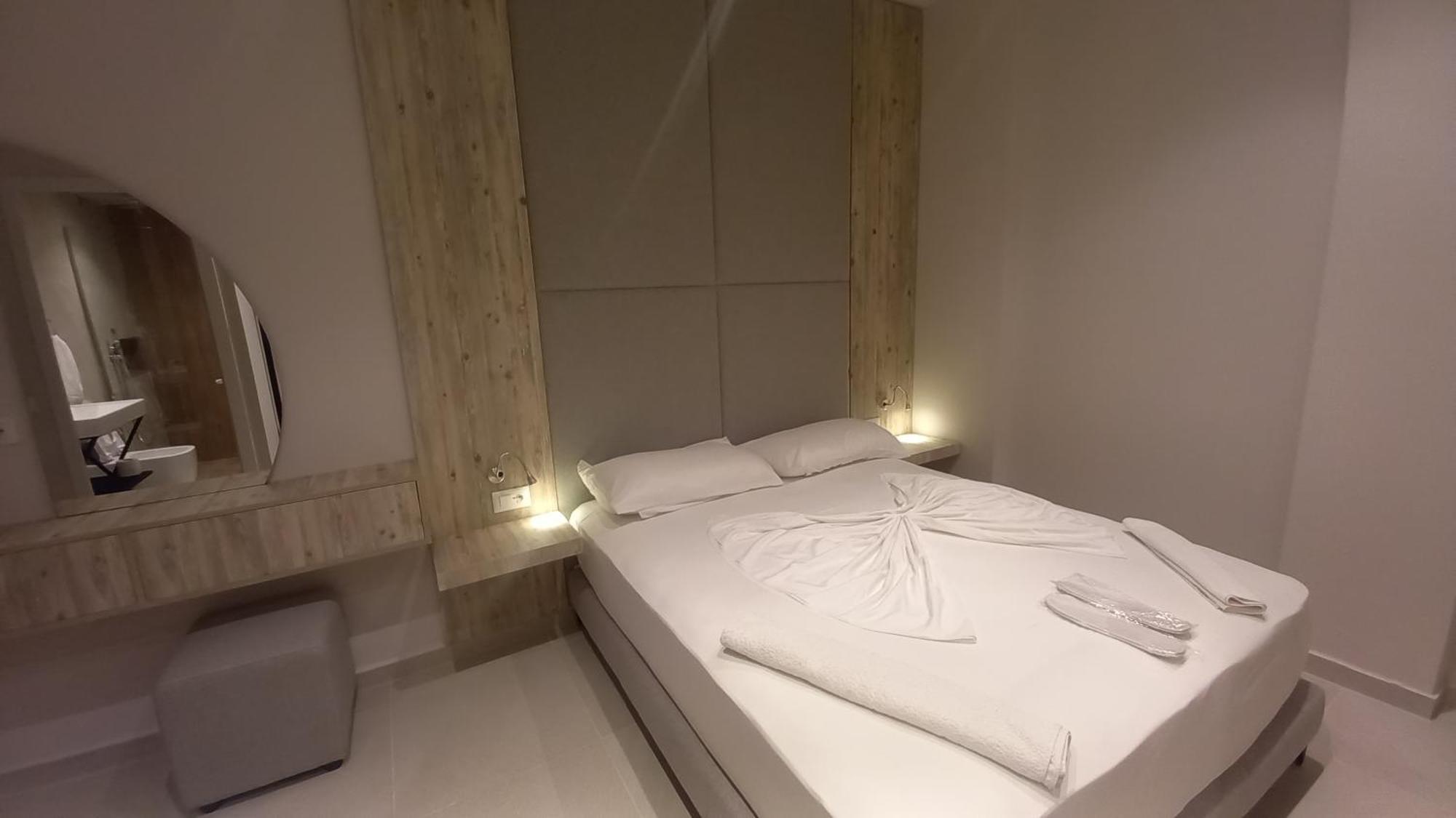Hotel Aglon วญอเรอ ภายนอก รูปภาพ