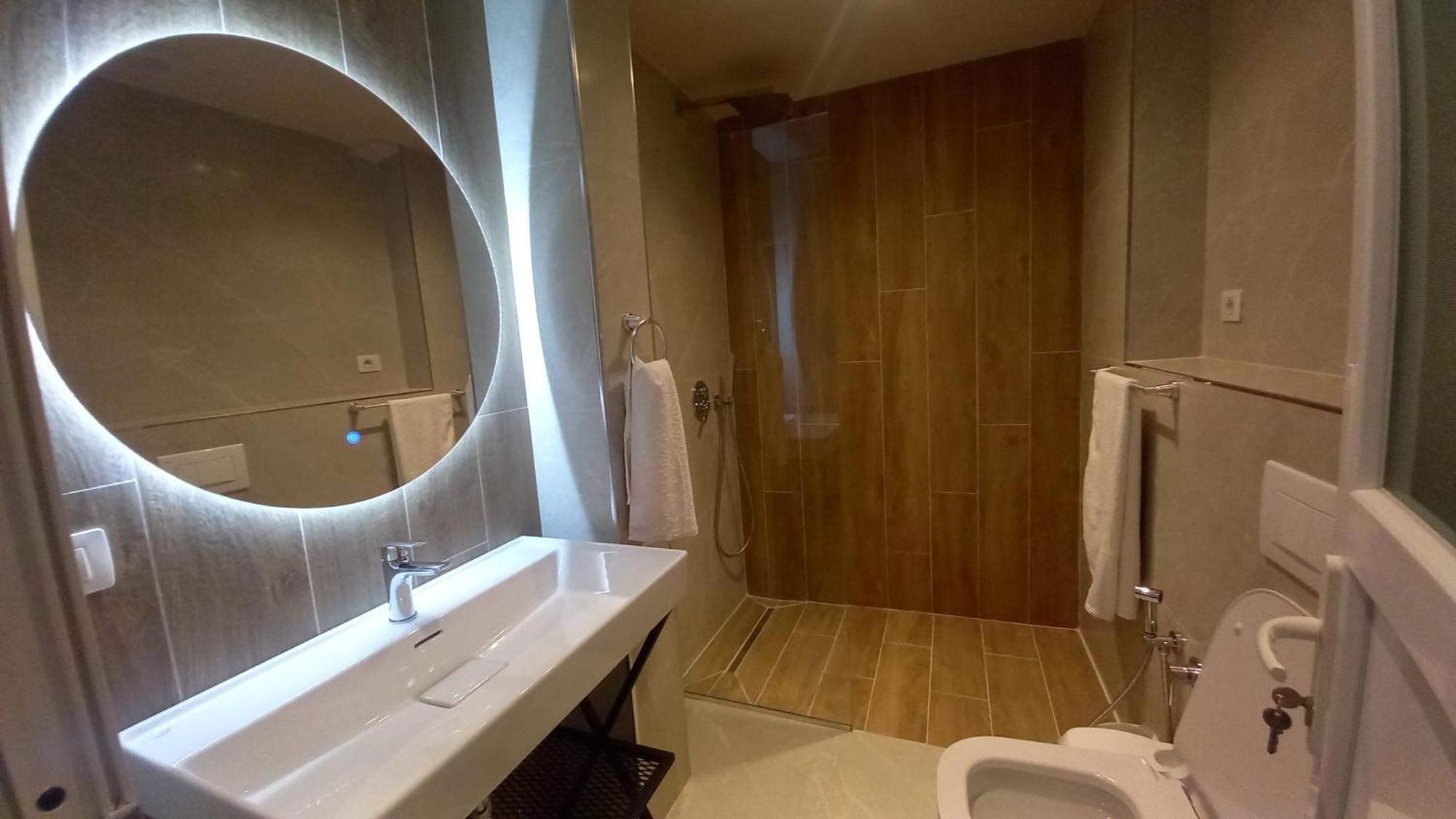 Hotel Aglon วญอเรอ ภายนอก รูปภาพ